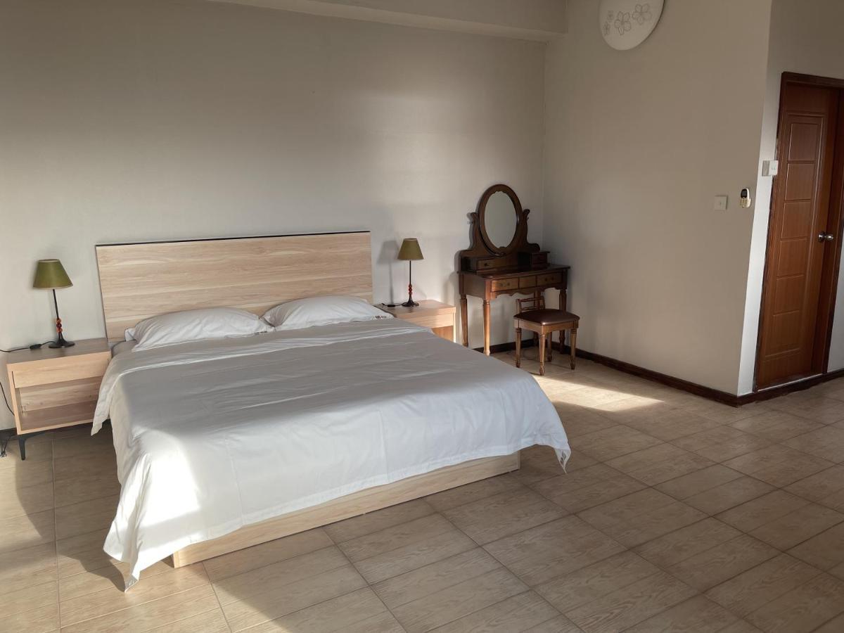 Kirin Guesthouse And Restaurant Port Louis Exterior foto