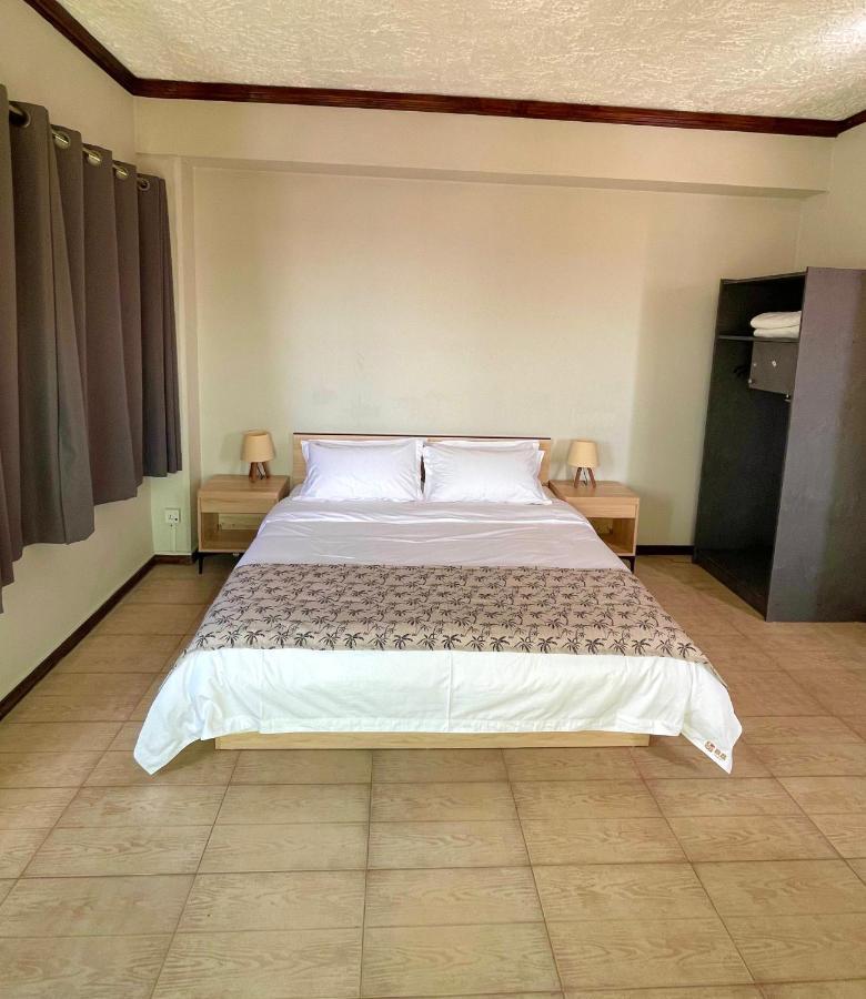 Kirin Guesthouse And Restaurant Port Louis Exterior foto