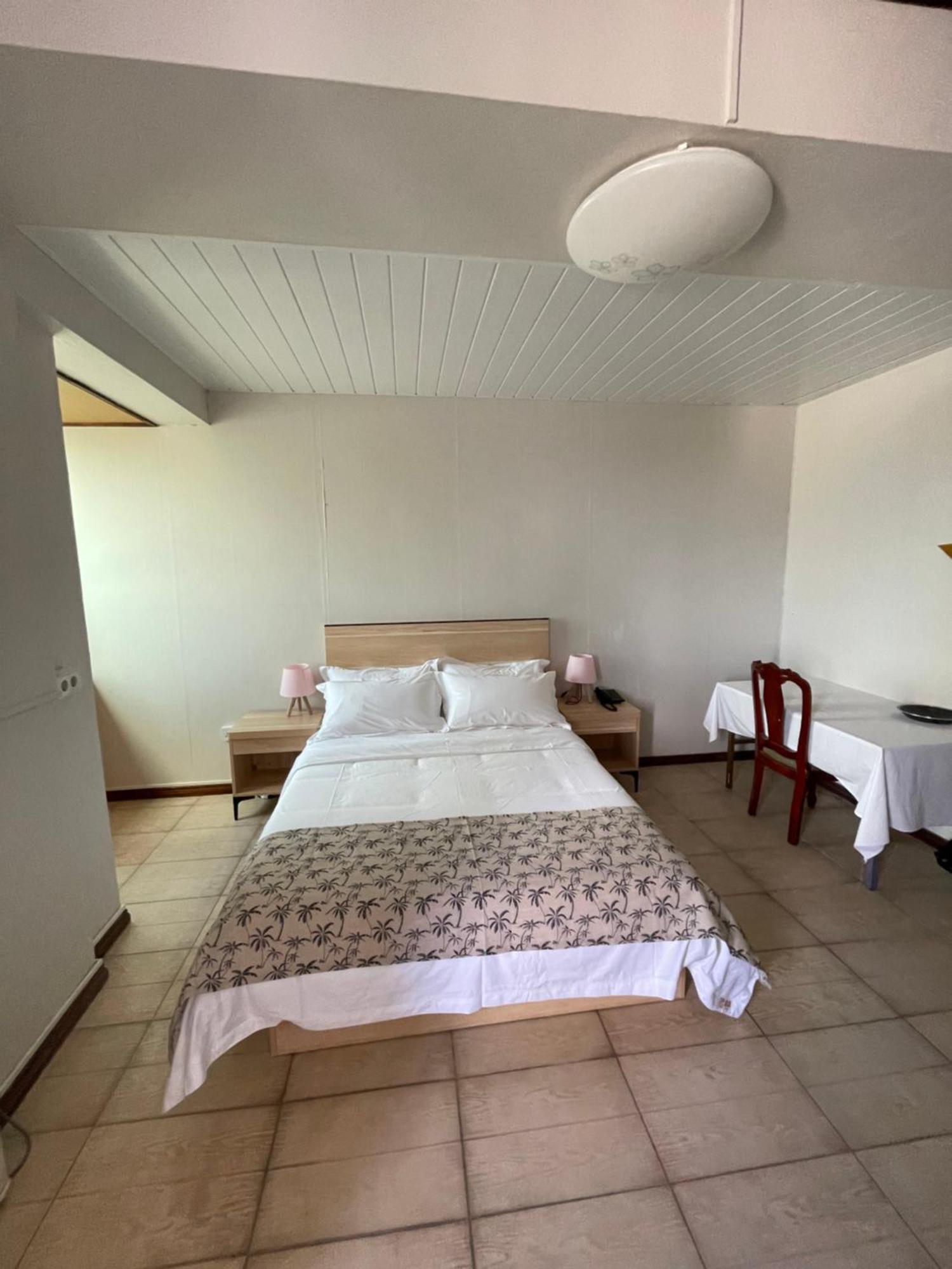 Kirin Guesthouse And Restaurant Port Louis Habitación foto